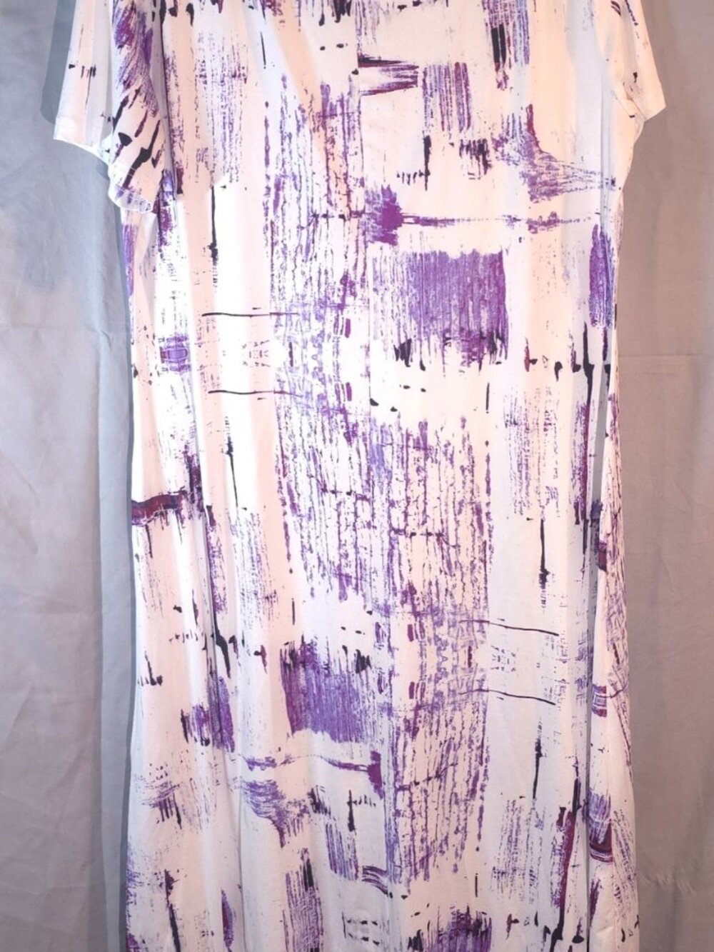 Size 2X White Purple Abstract Brushstroke Maxi Dress – Short Sleeve V-Neck, Butt